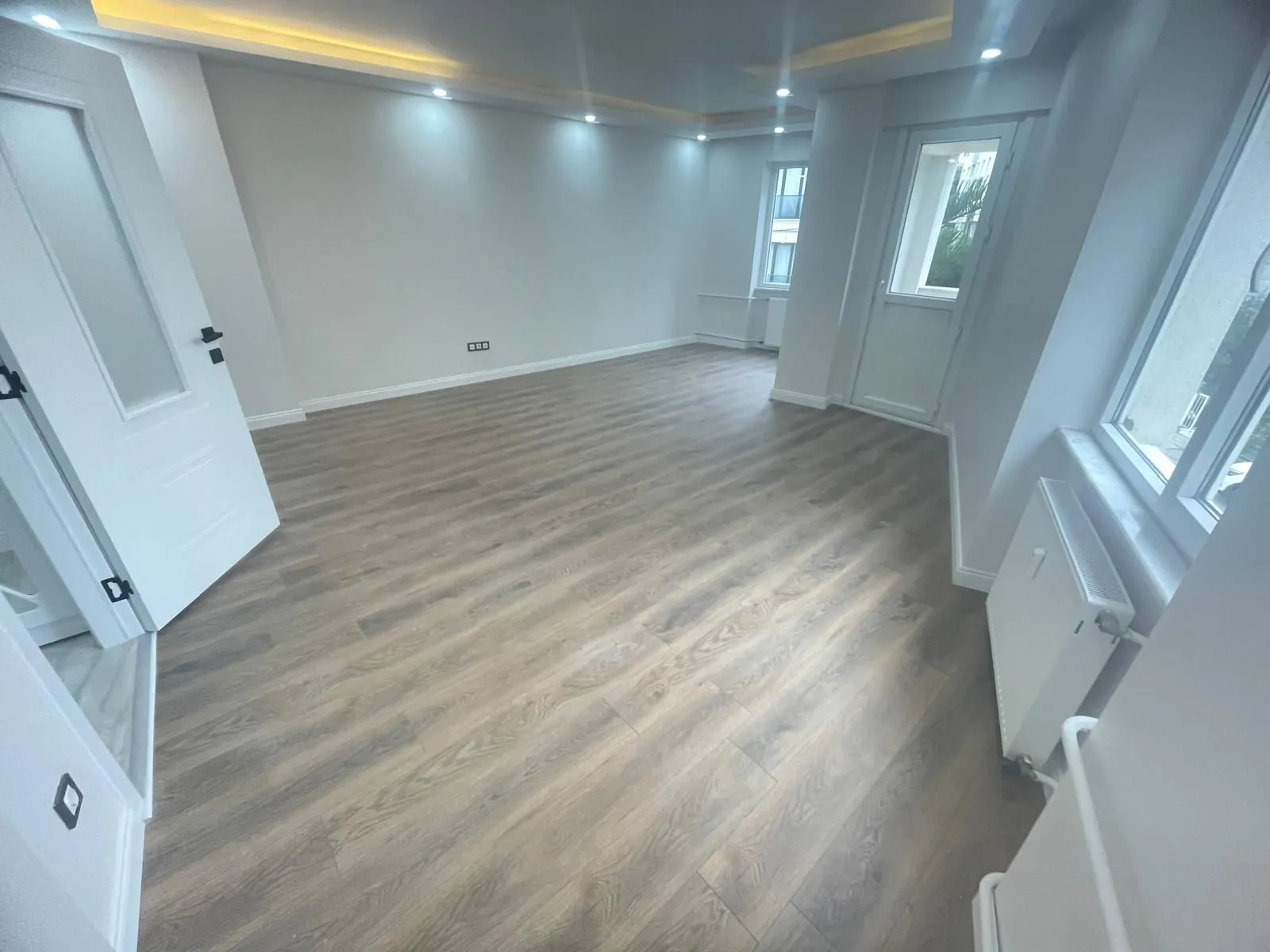 ÜÇEL BOSTANCI'DAN ALTINTEPE SAHİL YAKIN İÇİ FULL YAPLI ARAKT 3+1